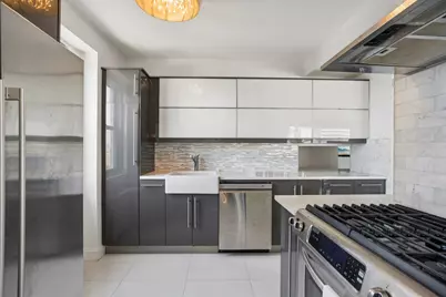 300 E 40th Street #31C, New York City, NY 10016 - Photo 8