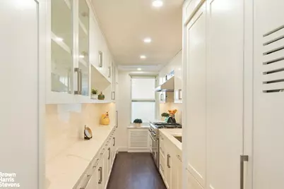 170 E 77th Street #8G, New York, NY 10075 - Photo 4