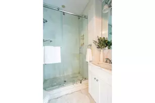 1050 Park Ave, New York City, NY 10028 - Photo 12