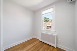 20-17 26th St, New York City, NY 11105 - Photo 16