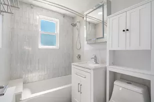 20-17 26th St, New York City, NY 11105 - Photo 10