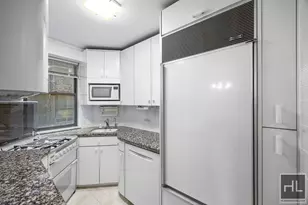 165 W 66th St, New York City, NY 10023 - Photo 10