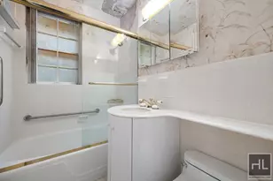 165 W 66th St, New York City, NY 10023 - Photo 14
