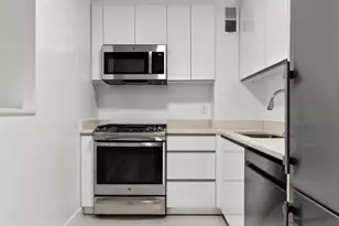 305 E 24th St, New York City, NY 10010 - Photo 2