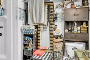 20-27 31st St, New York City, NY 11105 - Photo 12