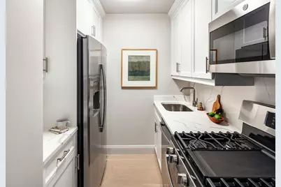 155 W 68th Street #928, New York, NY 10023 - Photo 4