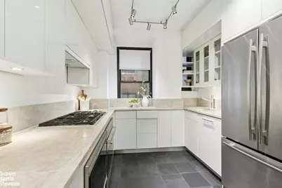 128 Central Park S #11A, New York, NY 10019 - Photo 6