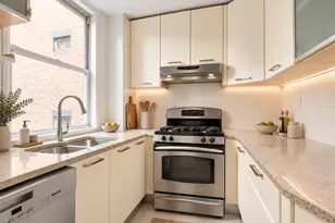 201 E 36th St, New York City, NY 10016 - Photo 4