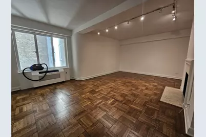 40 Central Park S #10E, New York, NY 10019 - Photo 2