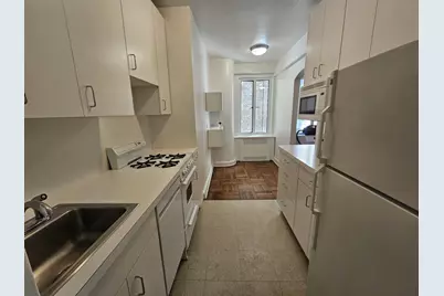 40 Central Park S #10E, New York, NY 10019 - Photo 4