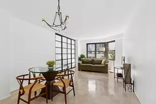 220 E 57th St, New York, NY 10022 - Photo 1