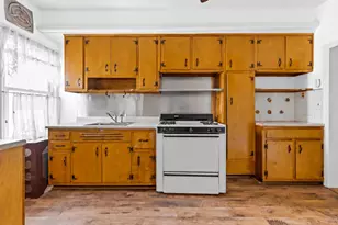 60-31 56th Dr, New York City, NY 11378 - Photo 12