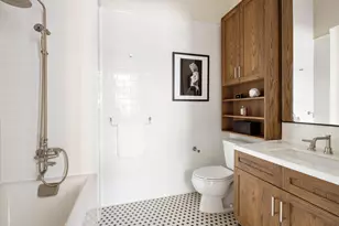 520 W 45th St, New York City, NY 10036 - Photo 8