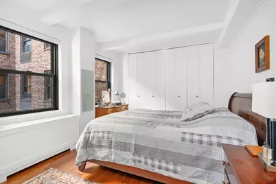 235 E 49th Street #8C, New York, NY 10017 - Photo 6