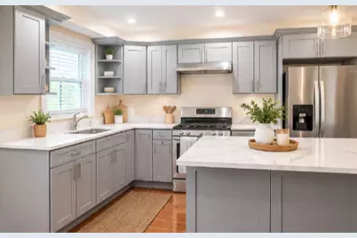 2723 Colden Avenue, New York City, NY 10469 - Photo 4