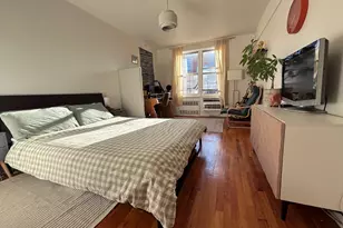 616 E 18th St, New York City, NY 11226 - Photo 8