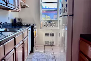 616 E 18th St, New York City, NY 11226 - Photo 6