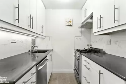 240 E 76th Street #6S, New York City, NY 10021 - Photo 2
