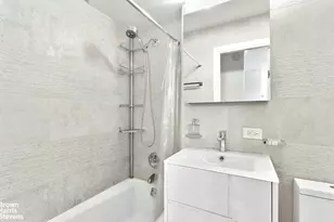 240 E 76th St, New York, NY 10021 - Photo 4