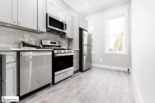 124 President St, New York City, NY 11231 - Photo 6