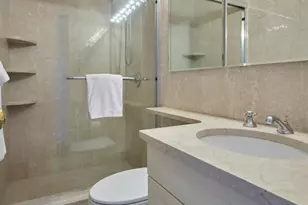 400 E 56th St, New York City, NY 10022 - Photo 8
