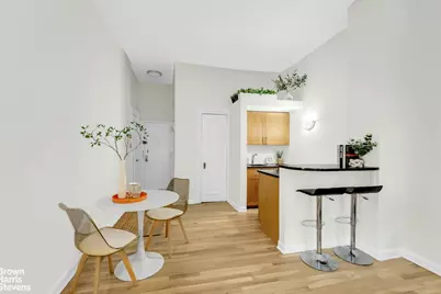 140 W 69th Street #22C, New York, NY 10023 - Photo 6