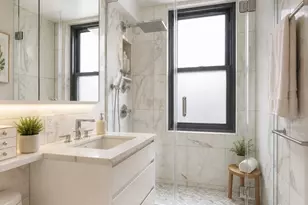 2025 Broadway, New York, NY 10023 - Photo 4