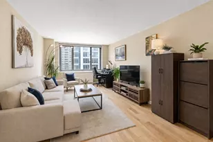2025 Broadway, New York, NY 10023 - Photo 1