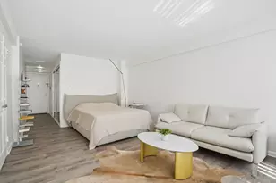 310 W 56th St, New York City, NY 10019 - Photo 2