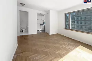 301 W 57th St, New York, NY 10019 - Photo 2
