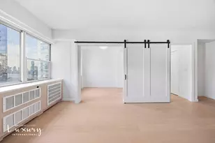 333 E 46th St, New York City, NY 10017 - Photo 8