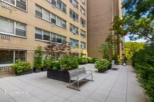 333 E 46th St, New York City, NY 10017 - Photo 24