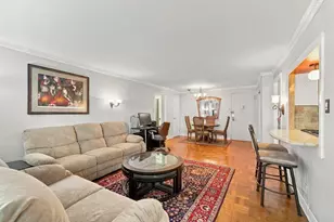 310 E 70th St, New York City, NY 10021 - Photo 2