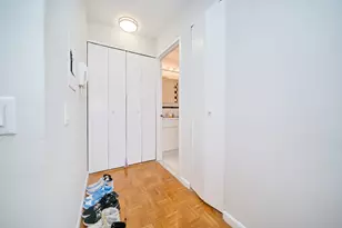 337 W 43rd St, New York City, NY 10036 - Photo 4