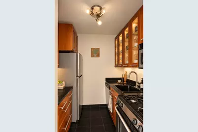 200 E 24th Street #1708, New York City, NY 10010 - Photo 8