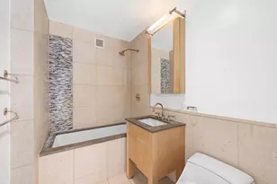 350 W 42nd St, New York City, NY 10036 - Photo 8