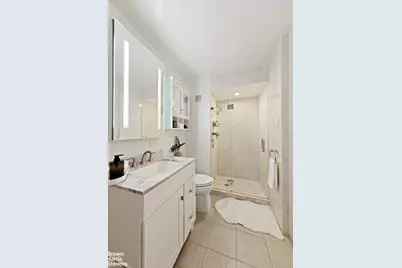 160 W 66th Street #17B, New York, NY 10023 - Photo 8