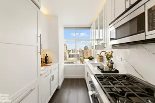 160 W 66th St, New York City, NY 10023 - Photo 6