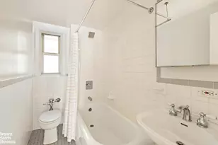 321 E 43rd St, New York City, NY 10017 - Photo 8