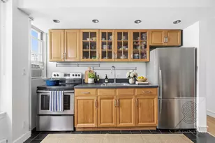 325 W 45th St, New York, NY 10036 - Photo 4