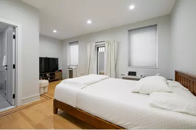 240 E 33rd Street, New York City, NY 10016 - Photo 12