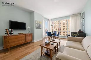 350 W 42nd St, New York City, NY 10036 - Photo 2