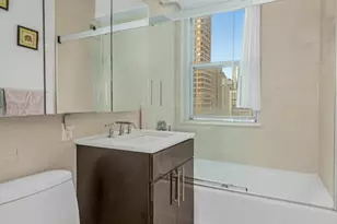 300 E 40th St, New York City, NY 10016 - Photo 6