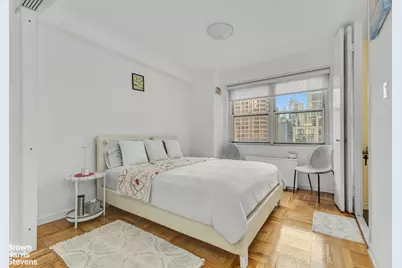 300 E 40th Street #16K, New York City, NY 10016 - Photo 4