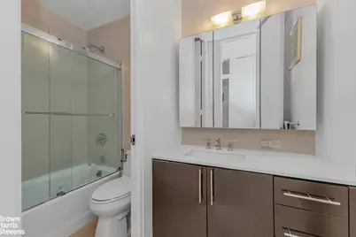 300 E 40th Street #16K, New York City, NY 10016 - Photo 8
