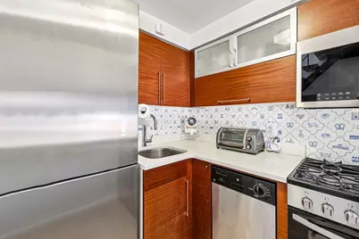 184 Thompson Street #6S, New York, NY 10012 - Photo 8