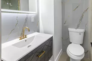 451 Lexington Ave, New York City, NY 11221 - Photo 8