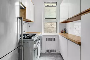 310 W 55th St, New York City, NY 10019 - Photo 6