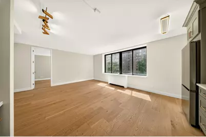 161 W 61st Street #4H, New York, NY 10023 - Photo 2