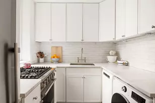 302 W 102nd St, New York City, NY 10025 - Photo 4